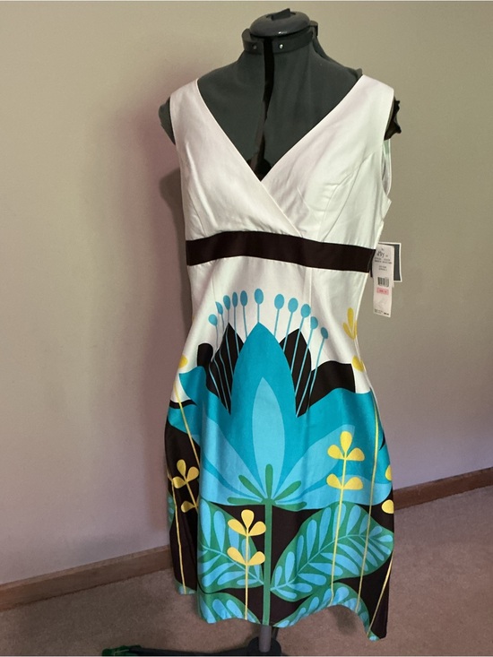 Dby Ltd Dresses & Skirts - White & Blue Floral V-Neck Midi Dress with Brown Waistband